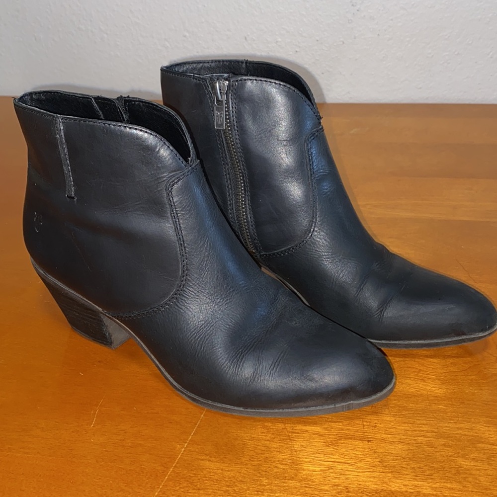 Frye Jennifer Boots - Picture 4 of 8